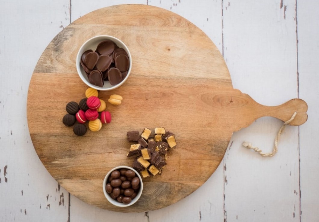 How to Build Perfect Dessert Board