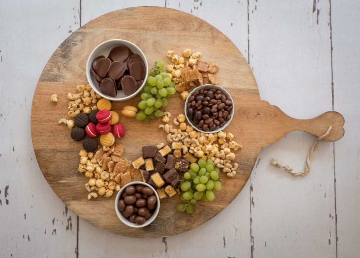 How to Build Perfect Dessert Board