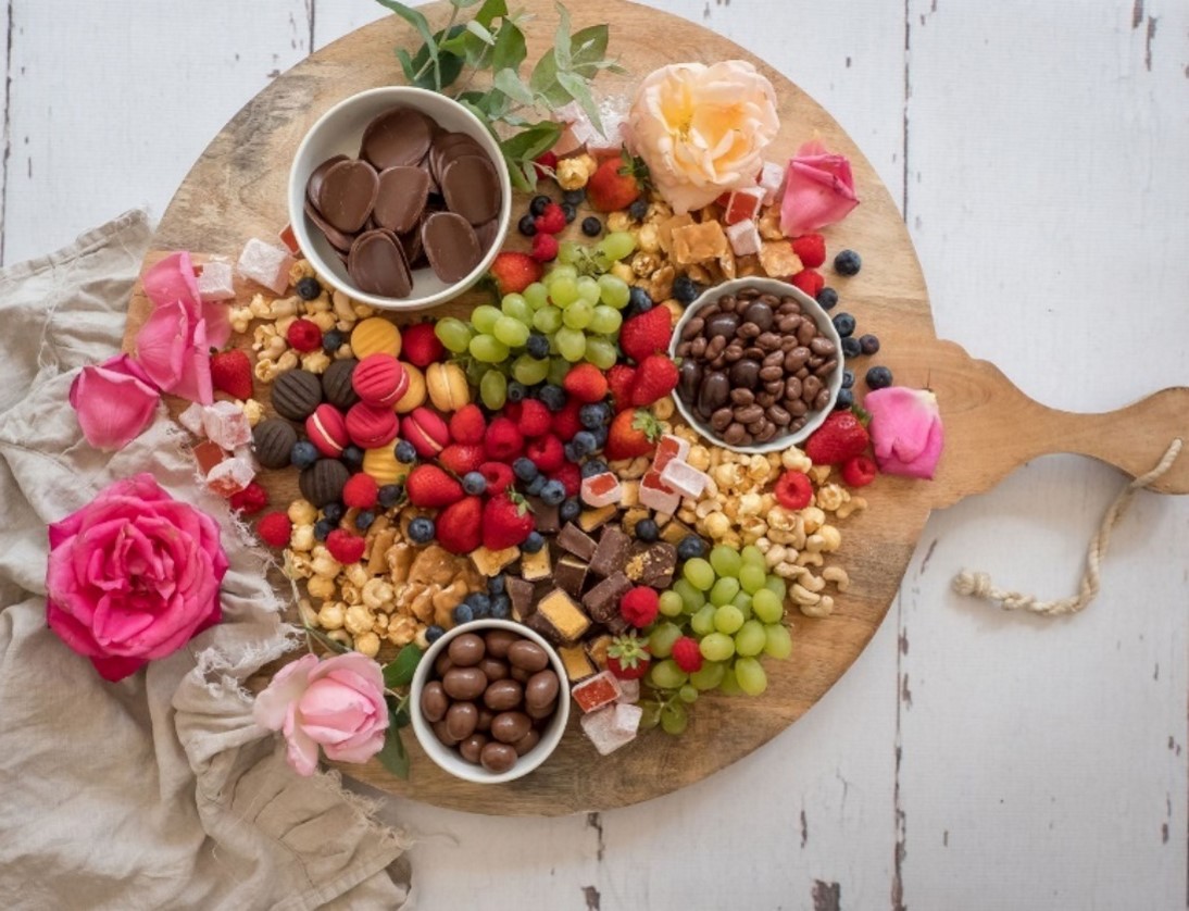 How to Build Perfect Dessert Board